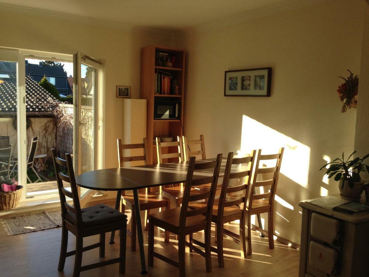 Ferienwohnung Mit Garten In Koeln Exteriör bild