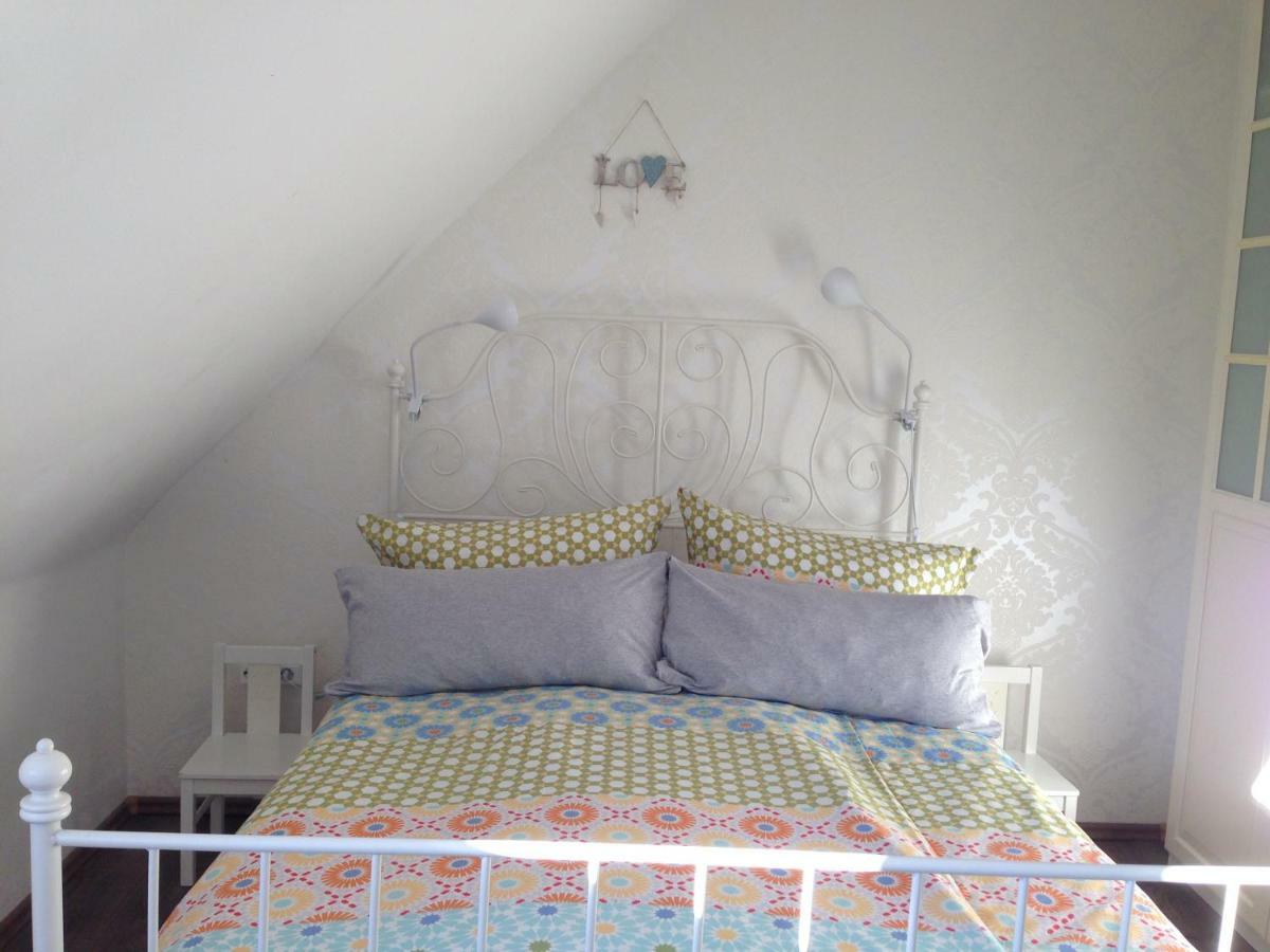 Ferienwohnung Mit Garten In Koeln Exteriör bild