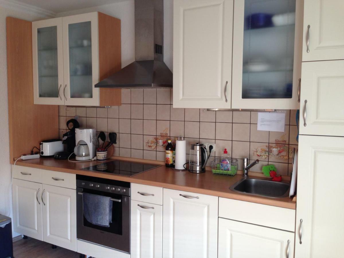 Ferienwohnung Mit Garten In Koeln Exteriör bild