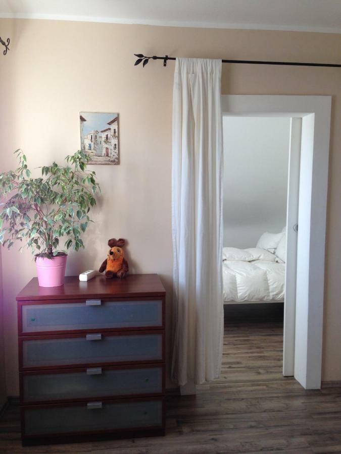 Ferienwohnung Mit Garten In Koeln Exteriör bild